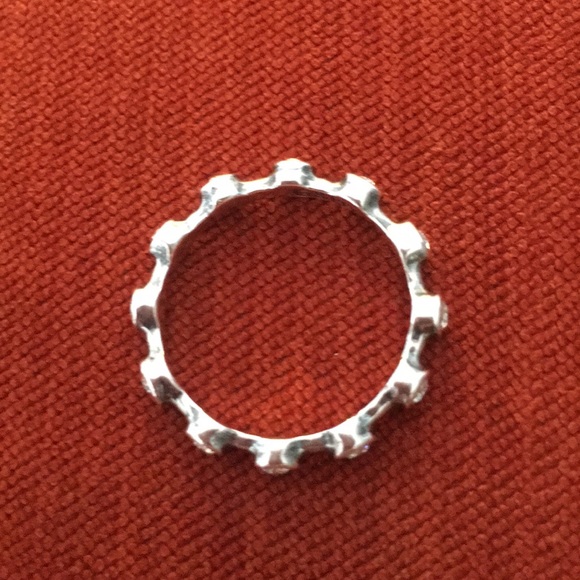 ๐ Grace & Heart In The Round Ring - Picture 6 of 8